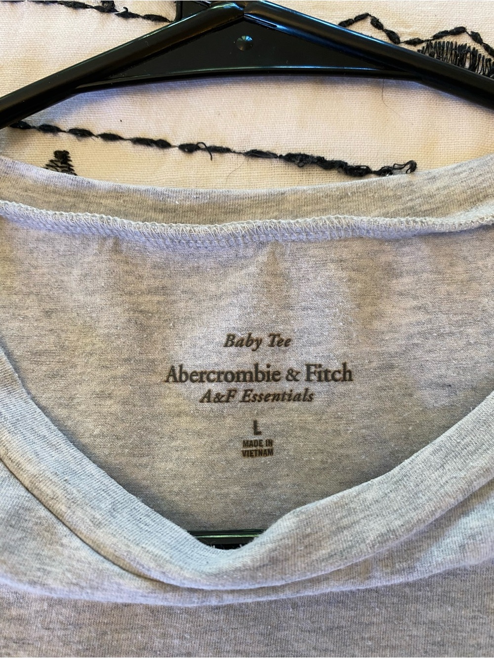 Abercrombie & Fitch Women's Baby Doll Taupe Short Sleeve Crew Tee - Picture 4 of 4